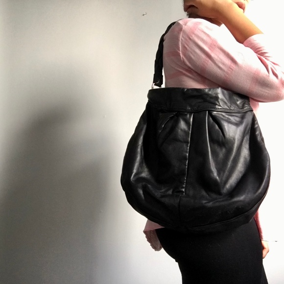 Gianni Bini Handbags - Gianni Bini Black Leather Hobo Bag